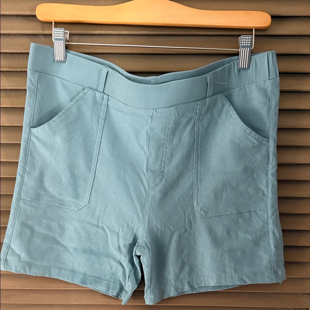 Women's Teal Cargo Shorts